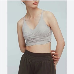 NWT Neiwai Ballet Pleated Plunge Bra Chateau Grey Cross Straps Medium Reg. $85